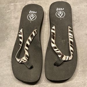 Roxy size 7 flip flops